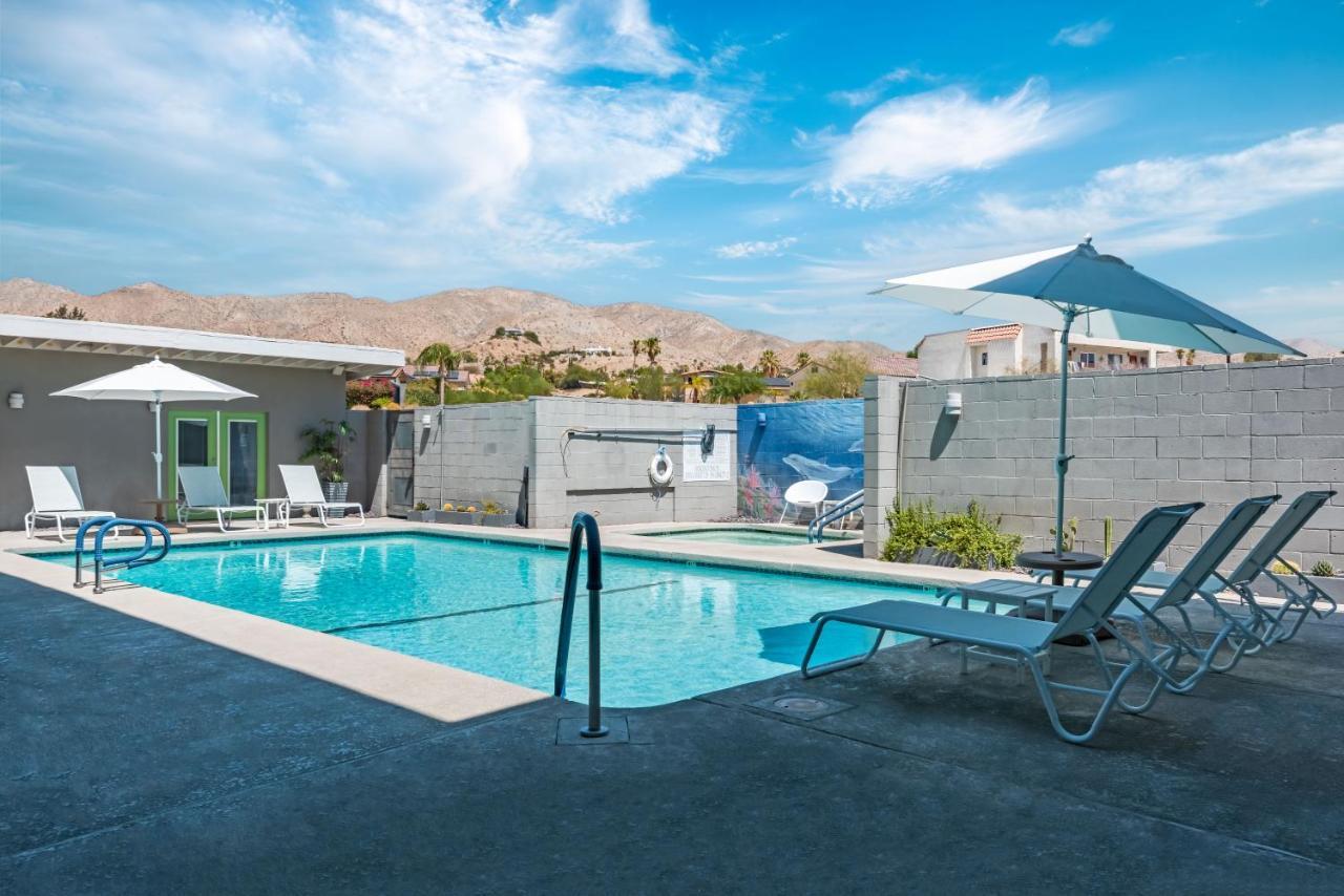 Desert Hot Springs Inn Exterior photo